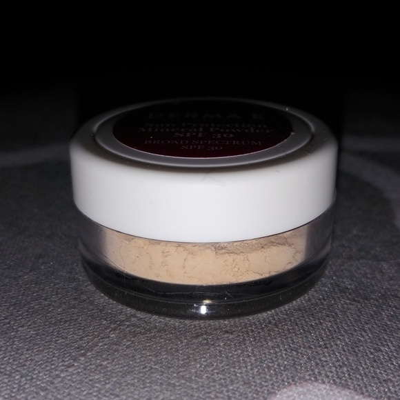 DERMA.E Sun Protection Mineral Powder - Picture 2 of 2